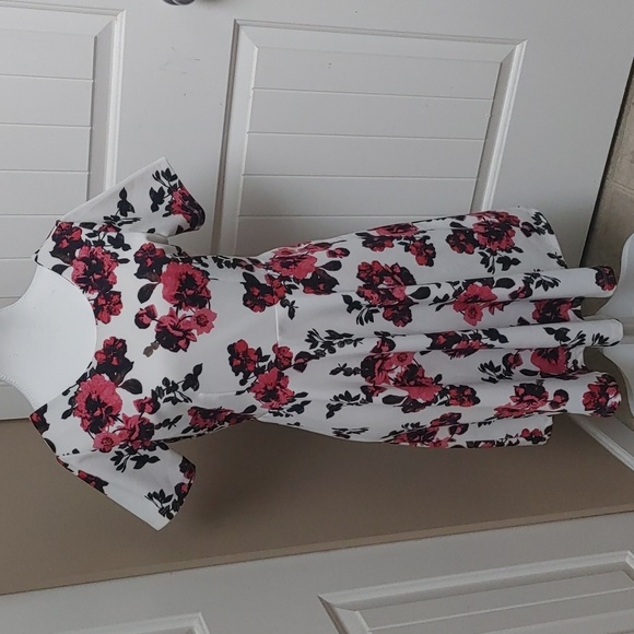 ZINK London size S (Off) White red purple pink floral dress short sleeves - Picture 3 of 15